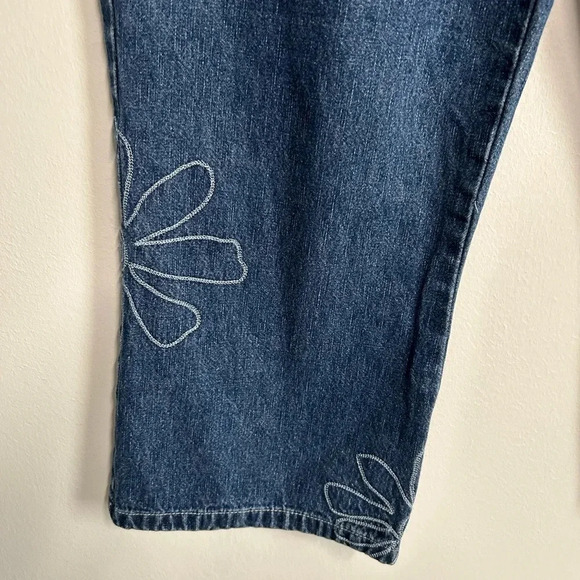 Faded Glory Women’s 10 Jean Capris‎ Floral Embroidered Boho Y2K Style Festival - Picture 3 of 14